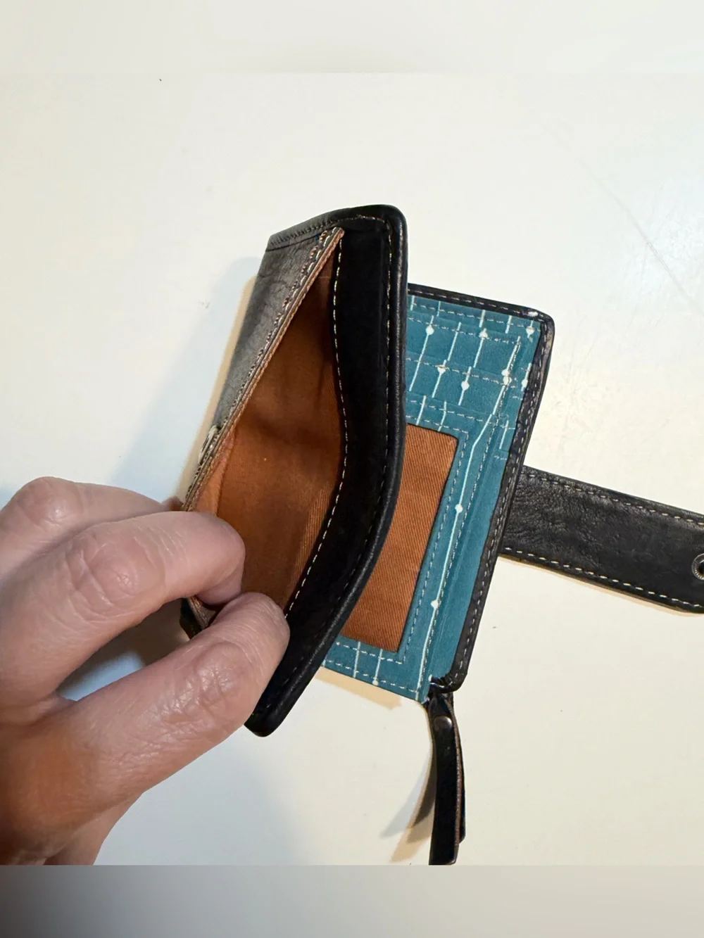 vintage Fossil black leather snap-closure wallet